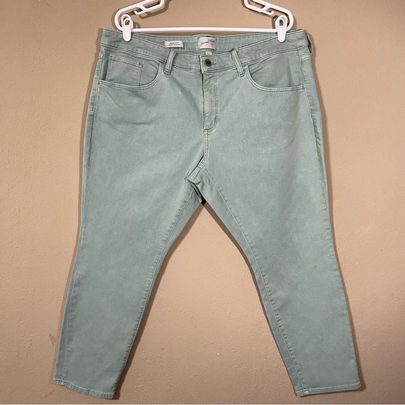 Universal Thread Light Green Wash Mid Rise Skinny Jeans Size 18 - Picture 1 of 6